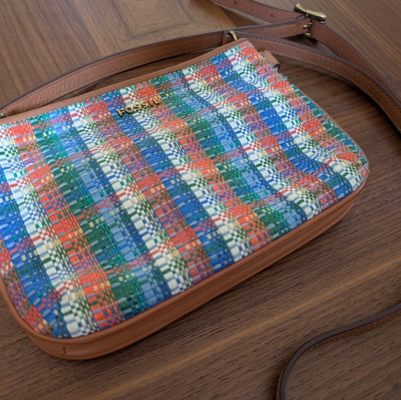3/$10 Fossil Mini Woven Crossbody in Multi (ZB5818) - Picture 2 of 8